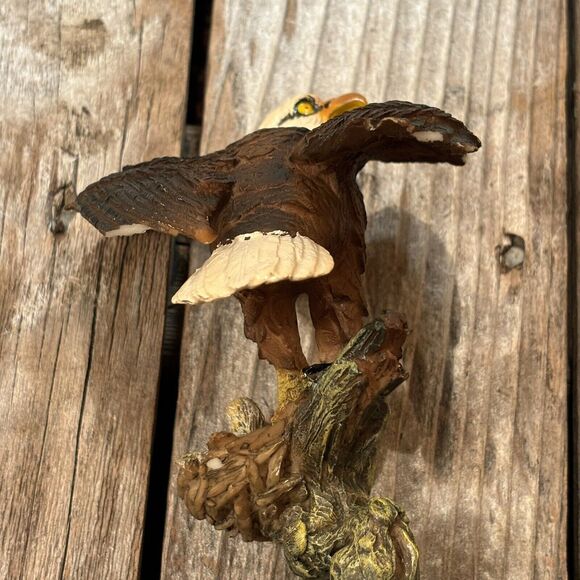 American Bald Eagle Mama with Babies in Nest Figurine Statue Ceramic Vintage - Picture 6 of 7